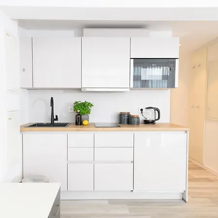 Ξενοδοχείο με διαμερίσματα Huber Living Germering