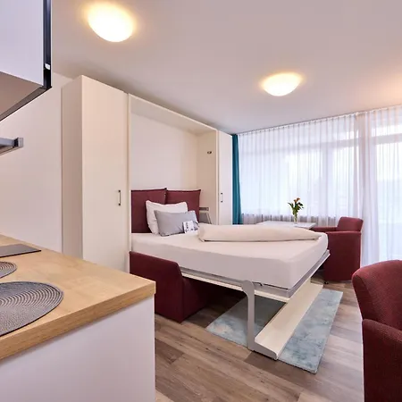 Ξενοδοχείο με διαμερίσματα Huber Living